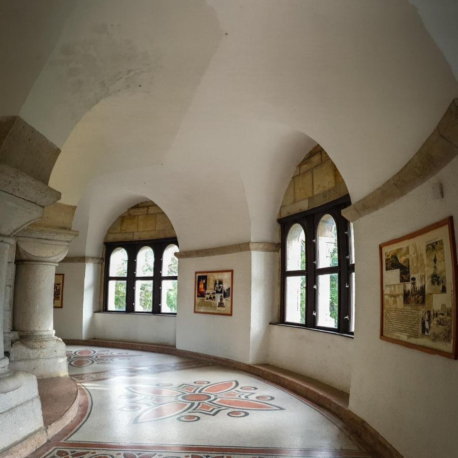 Romantic Two Bedroom Apartments In The Hills Of Budapest With Private Parking Buitenkant foto