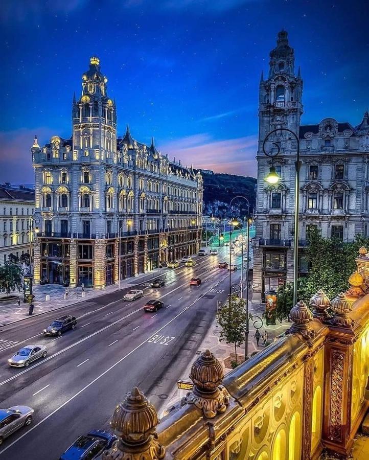 Romantic Two Bedroom Apartments In The Hills Of Budapest With Private Parking Buitenkant foto